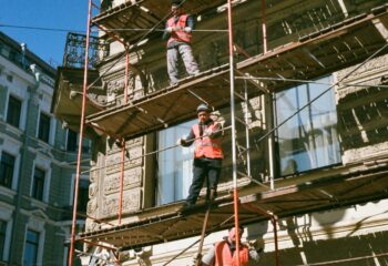 rusztowanie budynek